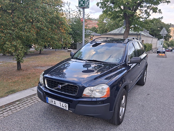 Volvo XC90 14 of 21