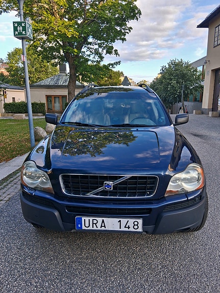 Volvo XC90 4 of 21