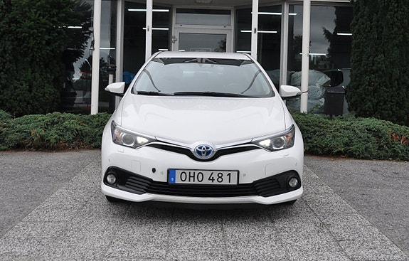 Toyota Auris 2 of 11