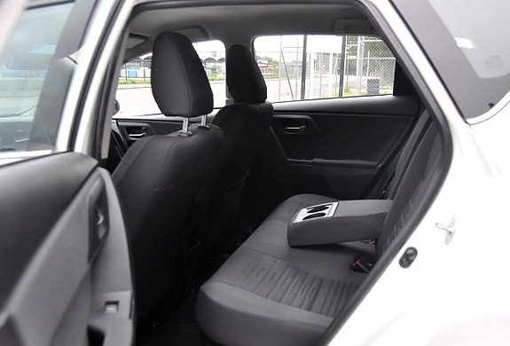 Toyota Auris 10 of 11