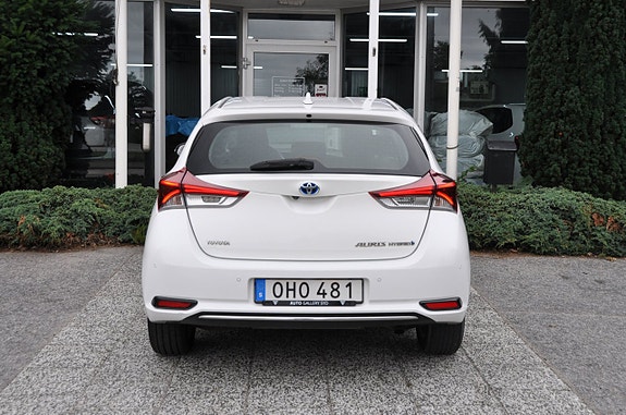 Toyota Auris 5 of 11