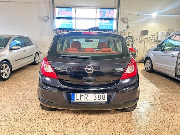 Opel Corsa 12 of 12