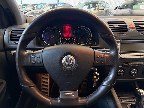 Volkswagen Golf V 10 of 15