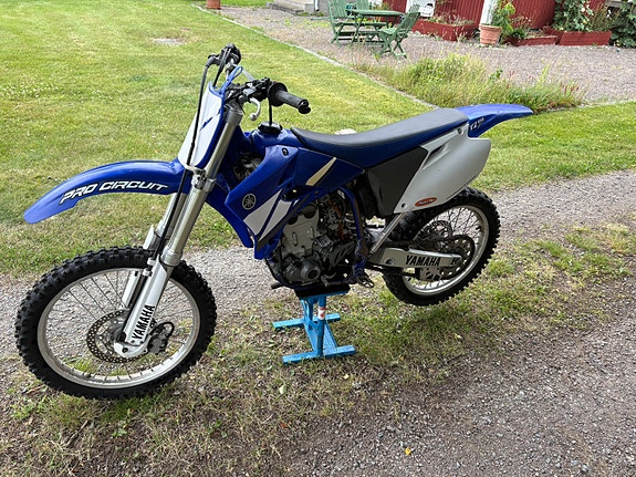 Yamaha YZF 450 3 of 8