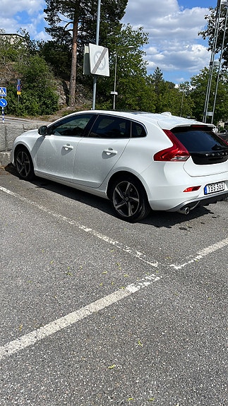 Volvo V40 4 of 5