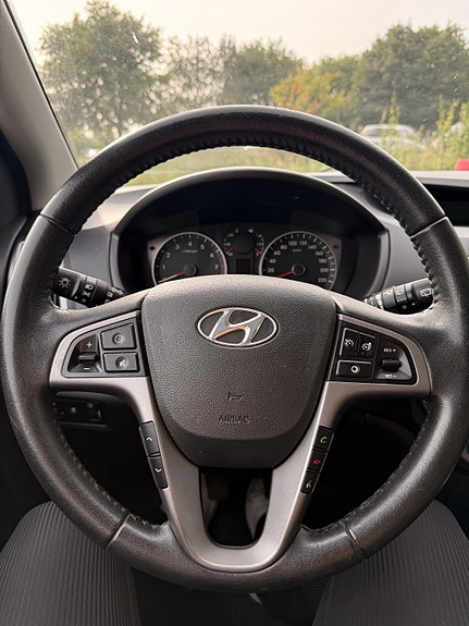 Hyundai i20 3 of 7