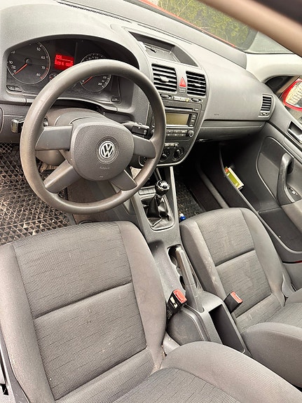 Volkswagen Golf V 3 of 4