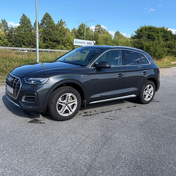 Audi Q5 2 of 7