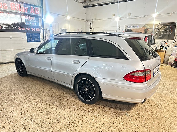 Mercedes-Benz E220 4 of 14