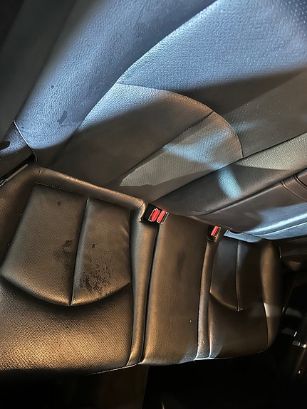 Mercedes-Benz E220 9 of 14