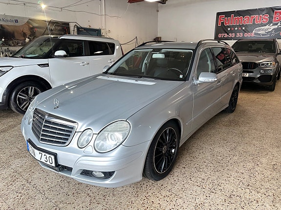 Mercedes-Benz E220 3 of 14