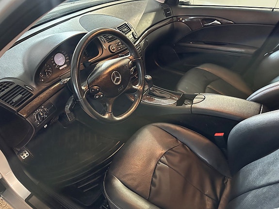 Mercedes-Benz E220 6 of 14