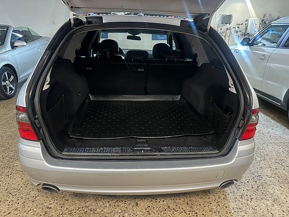Mercedes-Benz E220 13 of 14