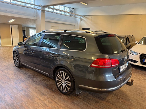Volkswagen Passat 2 of 5