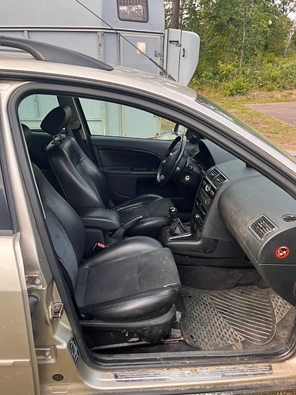 Ford Mondeo 3 of 5