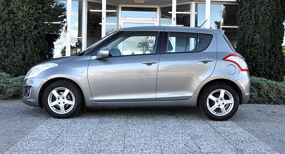 Suzuki Swift 3 of 10