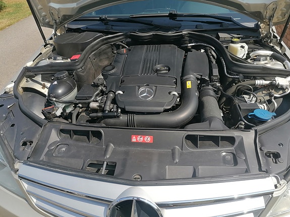 Mercedes-Benz C180 6 of 6