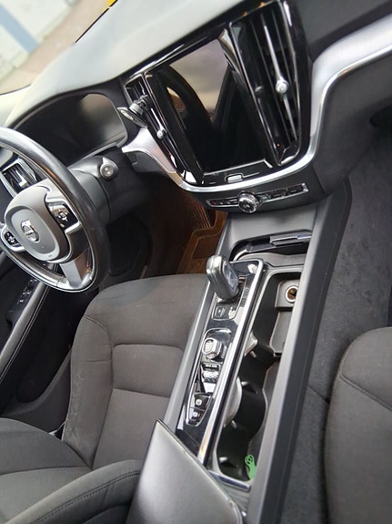 Volvo V60 8 of 12