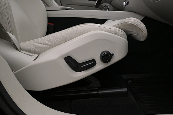 Volvo XC60 11 of 27