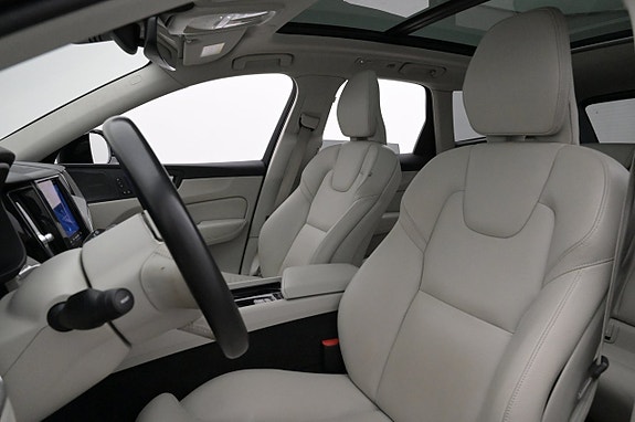 Volvo XC60 8 of 27
