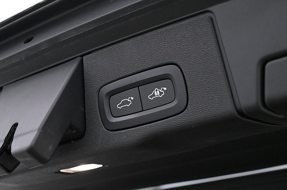 Volvo XC60 23 of 27