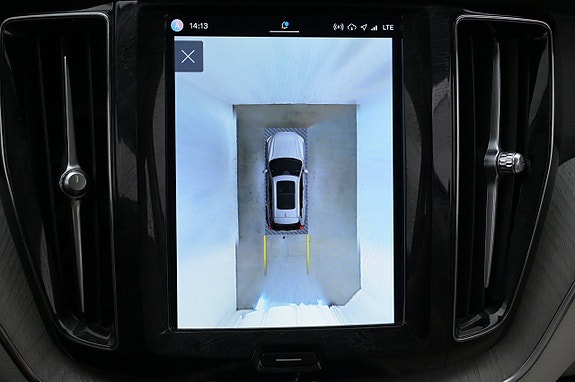 Volvo XC60 12 of 27