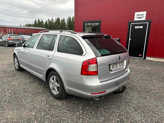 Skoda Octavia 3 of 5