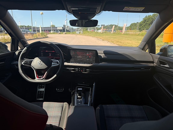 Volkswagen Golf VIII 6 of 7