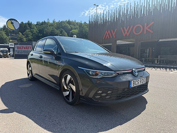 Volkswagen Golf VIII 4 of 7