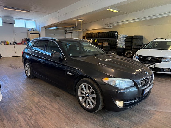 BMW 530d 4 of 5