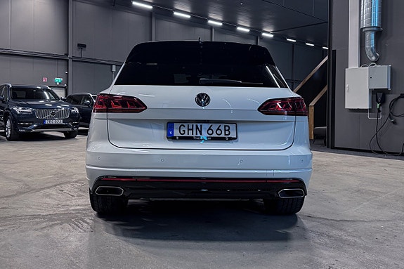 Volkswagen Touareg 5 of 23