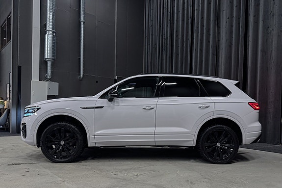 Volkswagen Touareg 3 of 5
