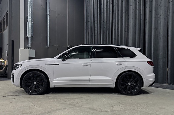 Volkswagen Touareg 4 of 5