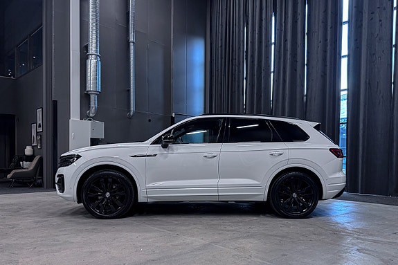 Volkswagen Touareg 3 of 23