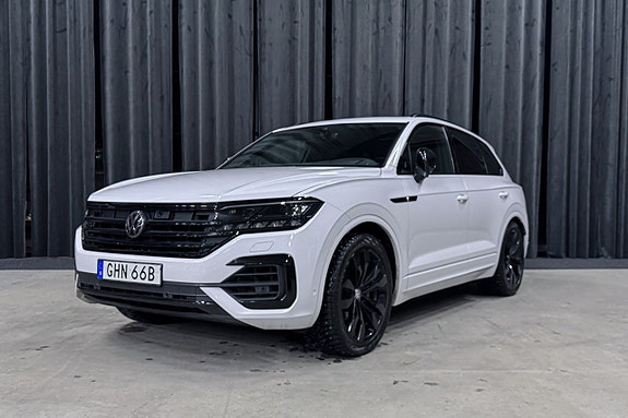 Volkswagen Touareg 2 of 5