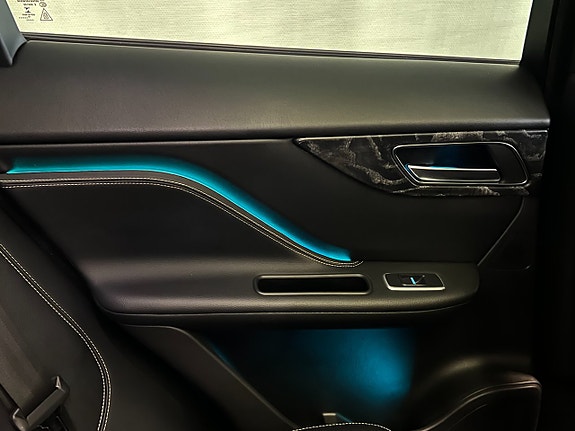 Jaguar F-PACE 29 of 30