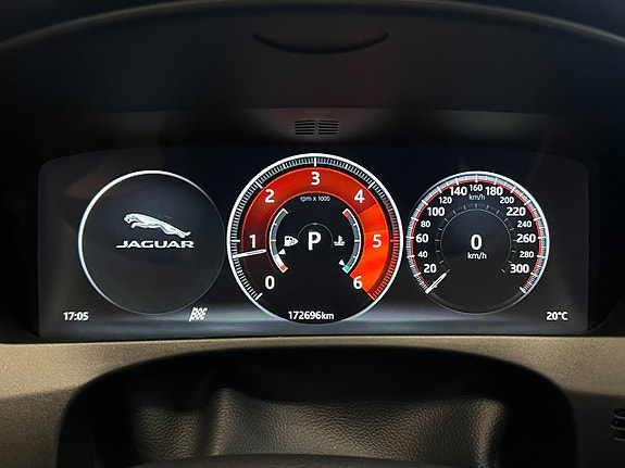 Jaguar F-PACE 26 of 30