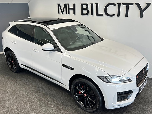 Jaguar F-PACE 2 of 30