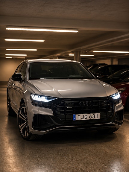 Audi Q8 4 of 5