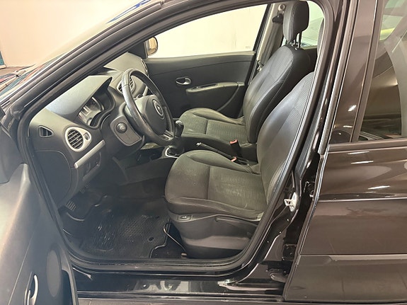 Renault Clio 12 of 12