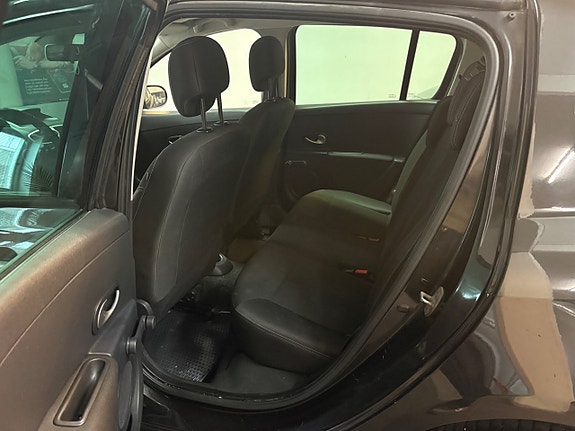 Renault Clio 8 of 12