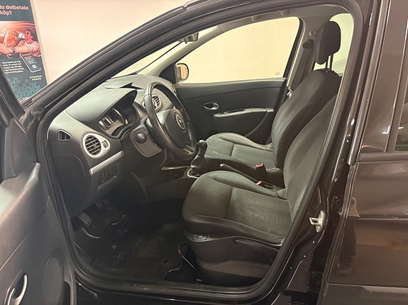 Renault Clio 7 of 12