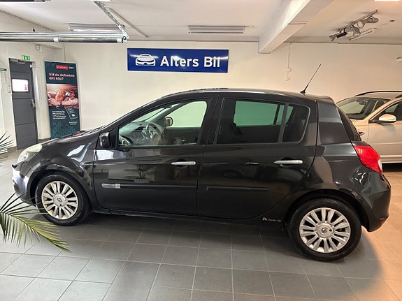 Renault Clio 2 of 12