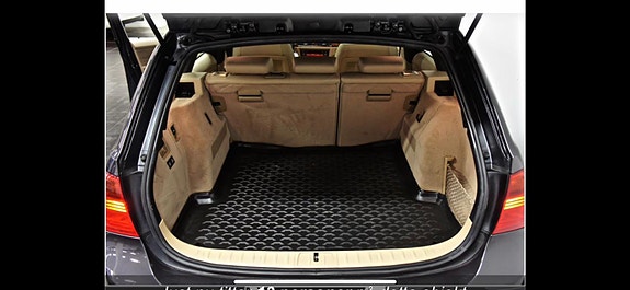 BMW 320d 3 of 11