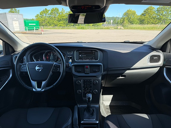 Volvo V40 4 of 5