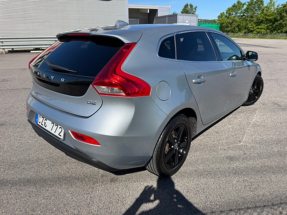 Volvo V40 3 of 5