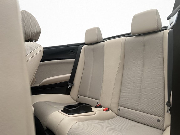 BMW 220i 26 of 30