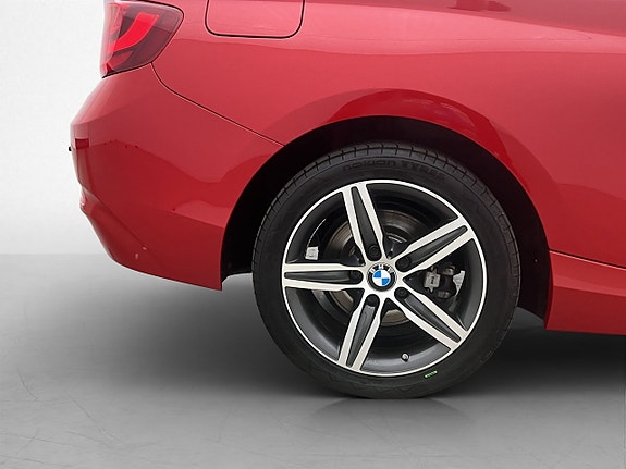 BMW 220i 29 of 30