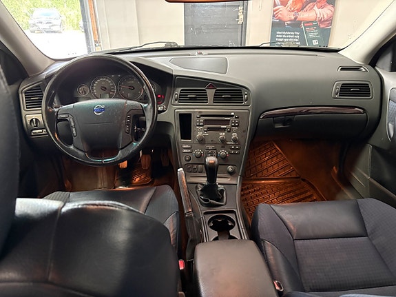Volvo V70 16 of 16
