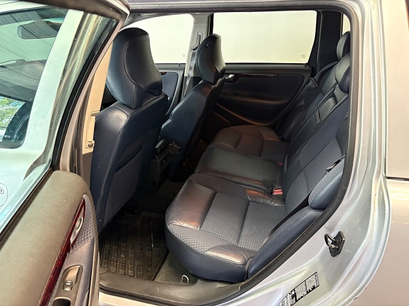 Volvo V70 15 of 16